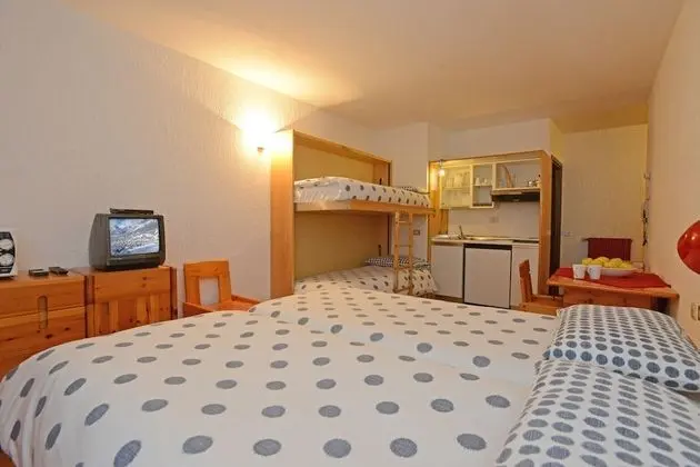 Stüdyo (Raffaella)