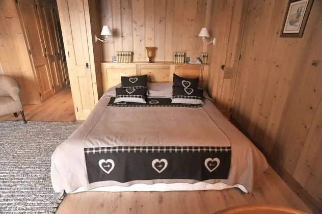 Tek Büyük Yataklı Oda, Balkon, Dağ Manzaralı (Combins - South view)