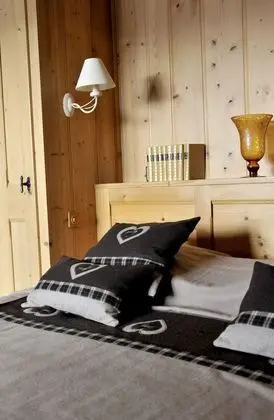 Tek Büyük Yataklı Oda, Balkon, Dağ Manzaralı (Combins - South view)