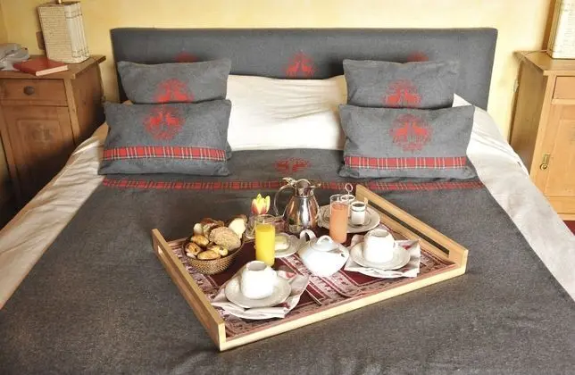 Tek Büyük Yataklı Oda, Balkon, Dağ Manzaralı (Combins - South view)