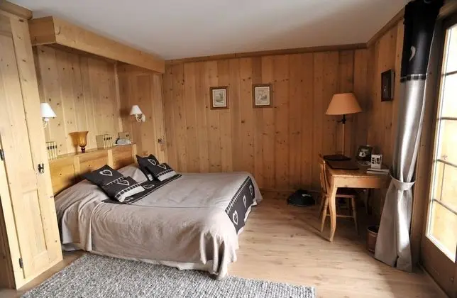 Tek Büyük Yataklı Oda, Balkon, Dağ Manzaralı (Combins - South view)