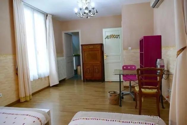 Basic Tek Büyük veya İki Ayrı Yataklı Oda, 2 Tek Kişilik Yatak, Sigara İçilmez, Buzdolabı