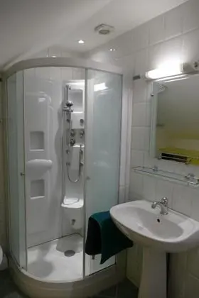 Basic Tek Büyük veya İki Ayrı Yataklı Oda, 2 Tek Kişilik Yatak, Sigara İçilmez, Buzdolabı