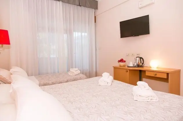 Standard Üç Kişilik Oda, Göl Manzaralı