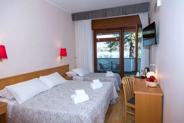 Standard Üç Kişilik Oda, Göl Manzaralı