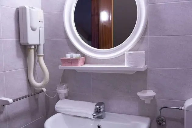 Standard Üç Kişilik Oda, Göl Manzaralı