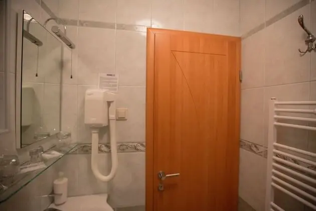 Standard Tek Büyük Yataklı Oda