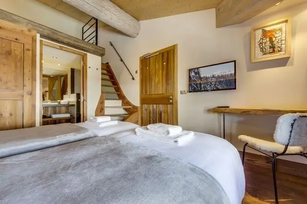 Üç Kişilik Oda, Asma Kat