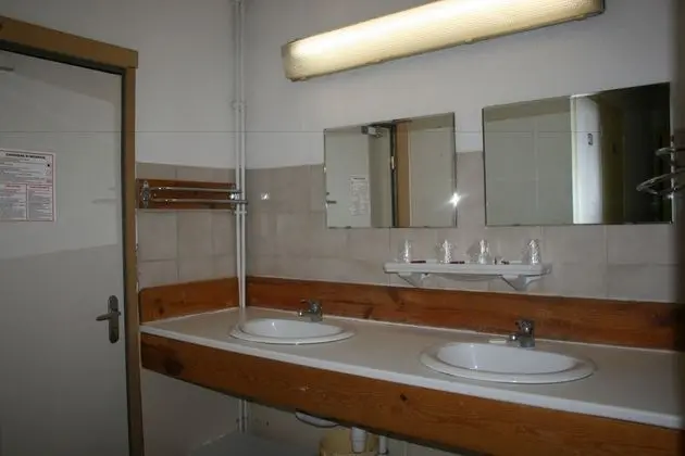 Economy Dört Kişilik Oda, Ortak Banyo