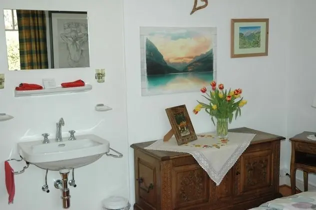 Tek Büyük Yataklı Oda, Ortak Banyo