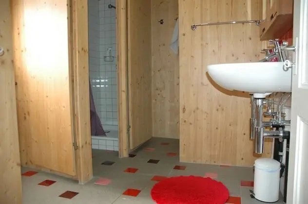 Tek Büyük Yataklı Oda, Ortak Banyo