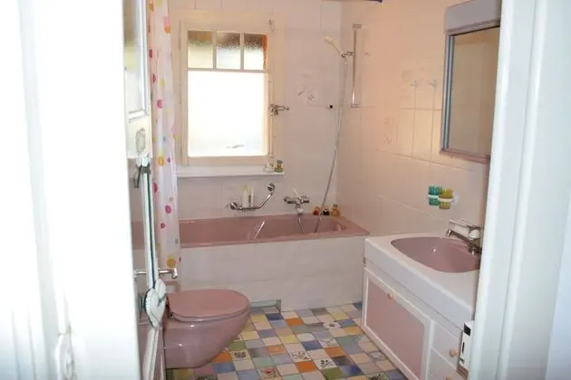 Tek Kişilik Oda, Ortak Banyo