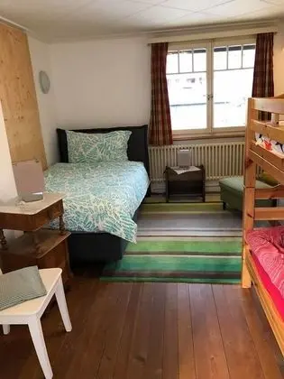 Üç Kişilik Oda, Ortak Banyo