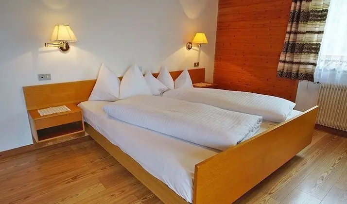 Basic Tek Büyük Yataklı Oda