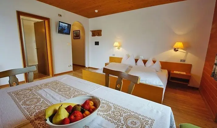 Basic Tek Büyük Yataklı Oda