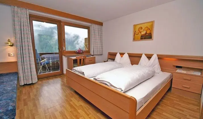 Panoramic Tek Büyük Yataklı Oda, Bahçe Manzaralı