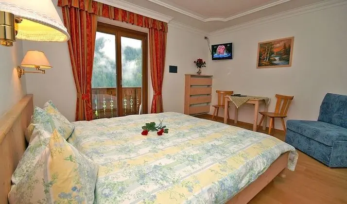 Panoramic Tek Büyük Yataklı Oda, Bahçe Manzaralı