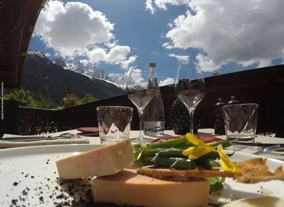 Superior Tek Büyük veya İki Ayrı Yataklı Oda, Balkon, Dağ Manzaralı (Cristal)