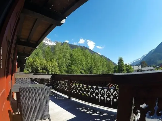 Tek Büyük veya İki Ayrı Yataklı Oda (Flocon)