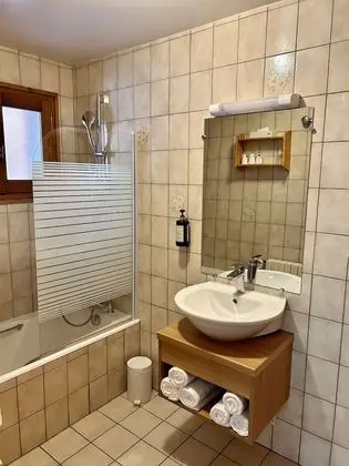 Üç Kişilik Oda