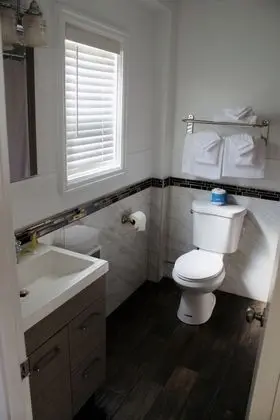 Standard Oda, 1 Büyük (Queen) Boy Yatak, Sigara İçilmez, Özel Banyo