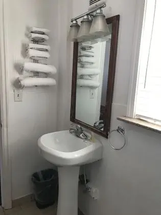 Standard Oda, 1 Büyük (Queen) Boy Yatak, Sigara İçilmez, Özel Banyo