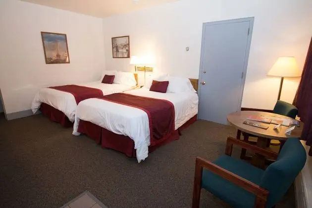 Standard Oda (2 Full Beds)