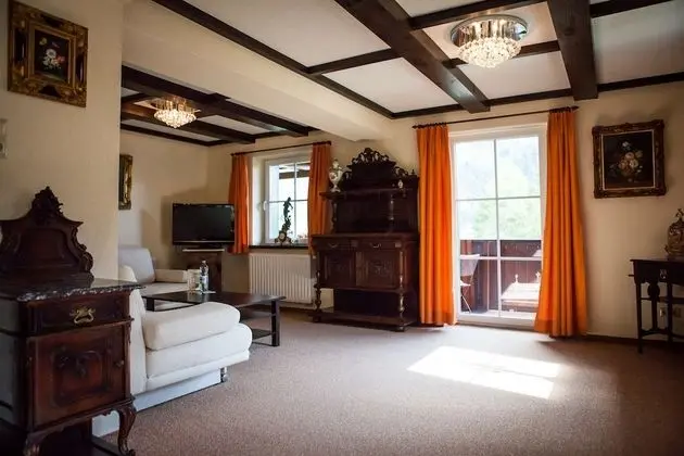 Süit, Balkon (Glockner)