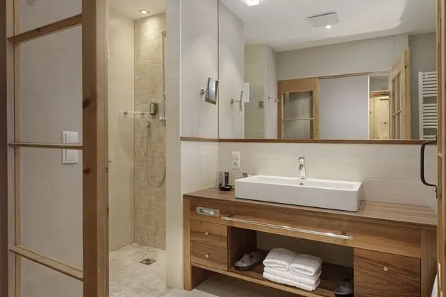 Classic Tek Büyük Yataklı Oda, 1 Çift Kişilik Yatak ve Çekyat, Teras, Dağ Manzaralı