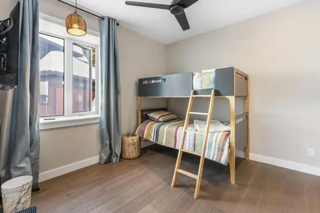 Ev (4 Bedrooms)