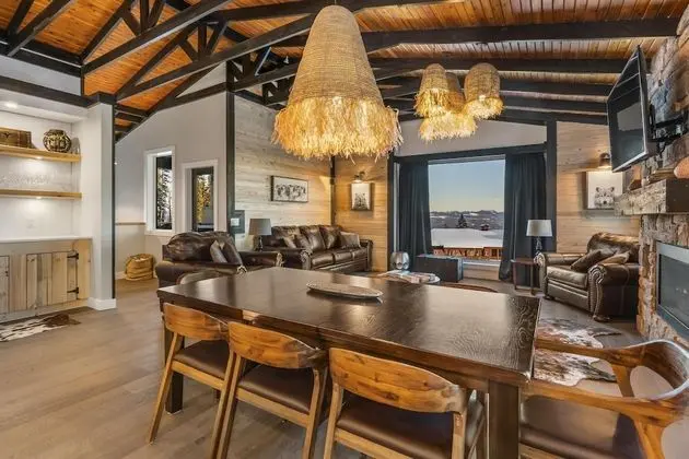 Ev (4 Bedrooms)