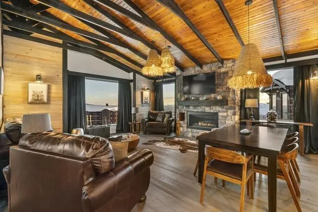 Ev (4 Bedrooms)