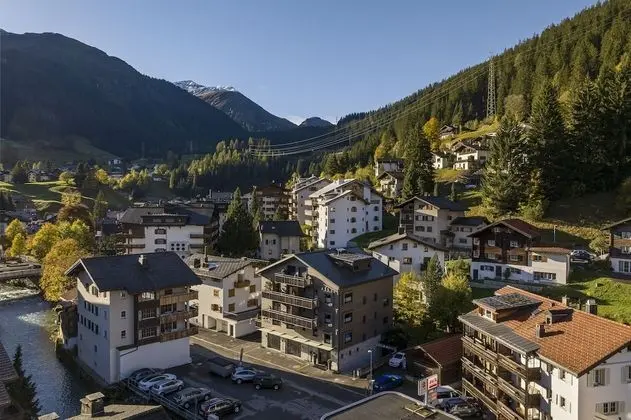 Stüdyo, Dağ Manzaralı