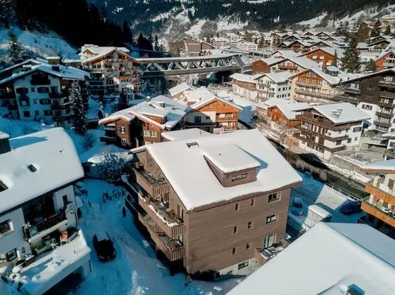 Stüdyo, Dağ Manzaralı