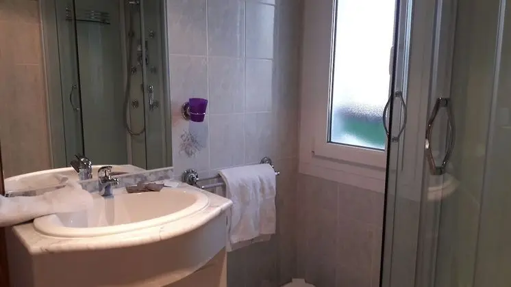 Comfort Oda, 1 Büyük (Queen) Boy Yatak ve Çekyat