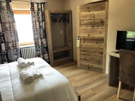 Tek Büyük Yataklı Oda, Dağ Manzaralı