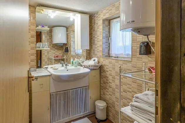 Family Dağ Evi, 2 Çift Kişilik Yatak, Bahçeli (Chalet Tri Breze With Whirlpool)