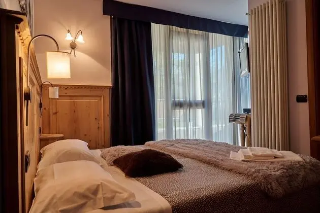 Tek Büyük veya İki Ayrı Yataklı Oda, Balkon, Dağ Manzaralı