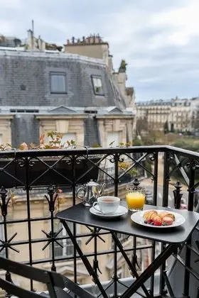 Superior Oda, Balkon