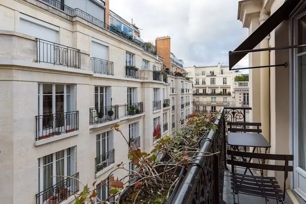 Superior Oda, Balkon