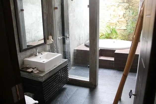 Chalicha Suite