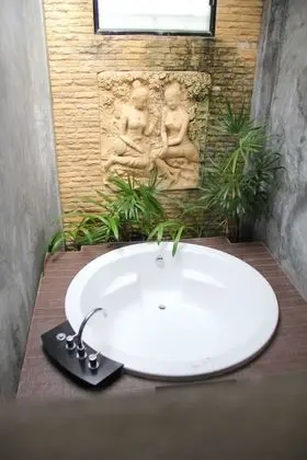 Chalicha Suite