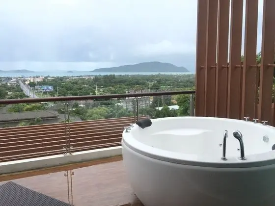 Junior Süit (Balcony Jacuzzi)