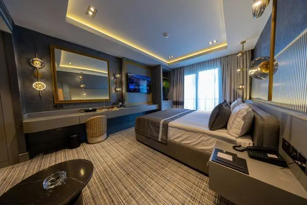 https://images.etstur.com/imgproxy/resize/2560x1440/files/images/hotelImages/etsrooms/518822/Chamada_Girne_Otel_Casino___SPA_20250710162418_15.jpg