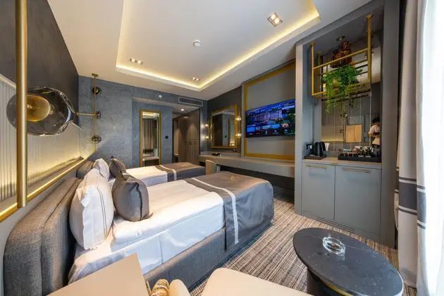 https://images.etstur.com/imgproxy/resize/2560x1440/files/images/hotelImages/etsrooms/518822/Chamada_Girne_Otel_Casino___SPA_20250710162431_34.jpg