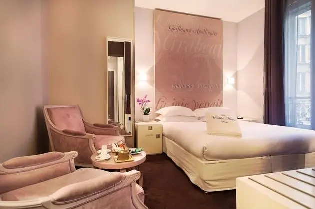 Chambre Deluxe Double ou Lits Jumeaux