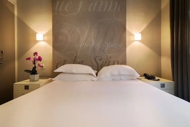 Superior Tek Büyük veya İki Ayrı Yataklı Oda