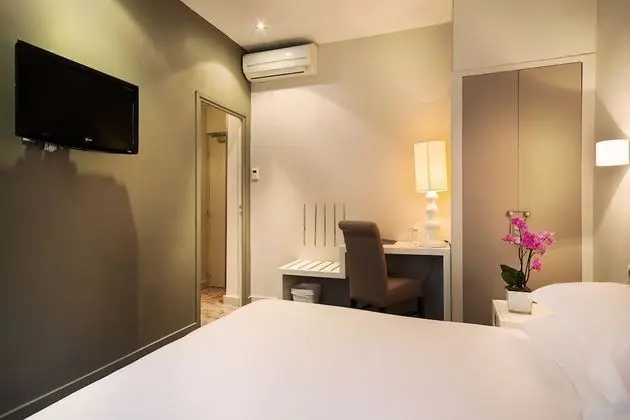 Superior Tek Büyük veya İki Ayrı Yataklı Oda