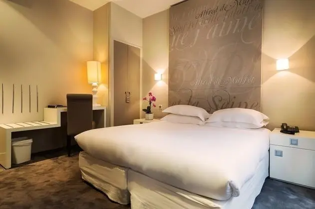 Superior Tek Büyük veya İki Ayrı Yataklı Oda