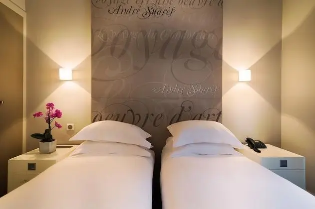 Superior Tek Büyük veya İki Ayrı Yataklı Oda